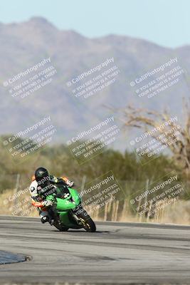 media/Dec-01-2025-Moto Forza (Mon) [[2daa91e15f]]/2-Intermediate Group/Session 3 (Turn 3)/